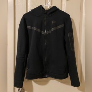 Big Kids (XL) Black Nike Tech Fleece